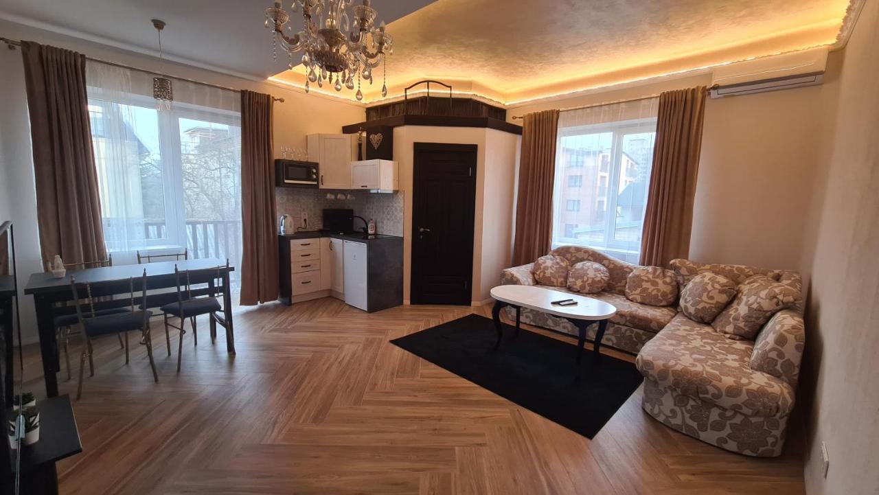 Dp Art Residence - Self Check In Kaunas Extérieur photo